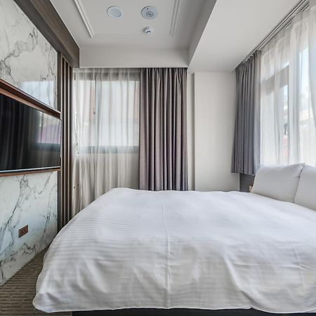 Dream Mansion Hotel Taichung Exterior photo