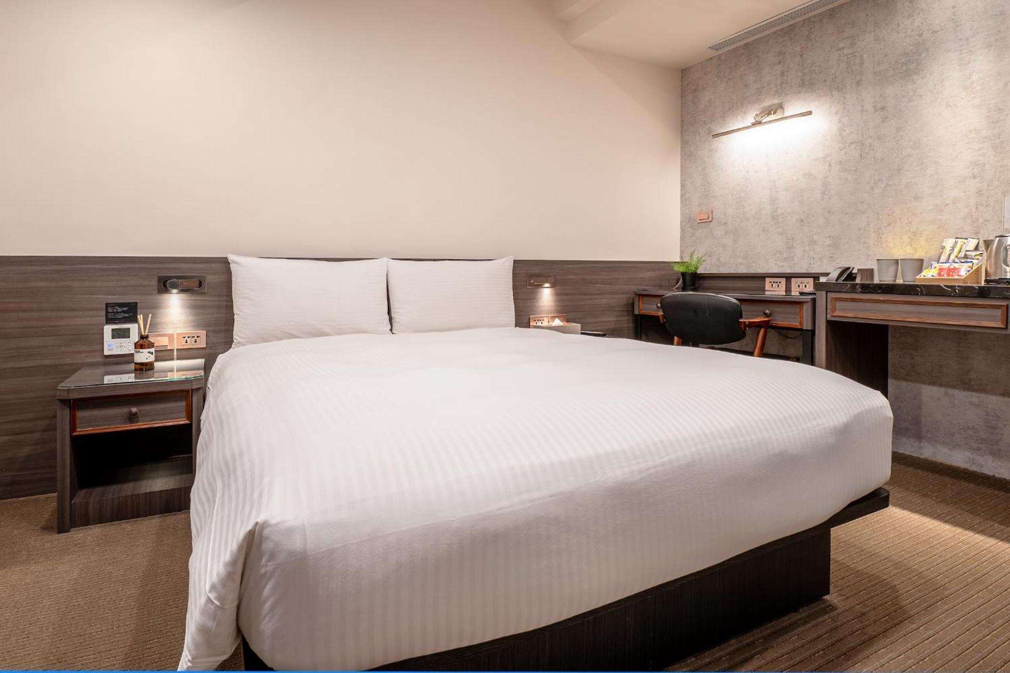 Dream Mansion Hotel Taichung Exterior photo