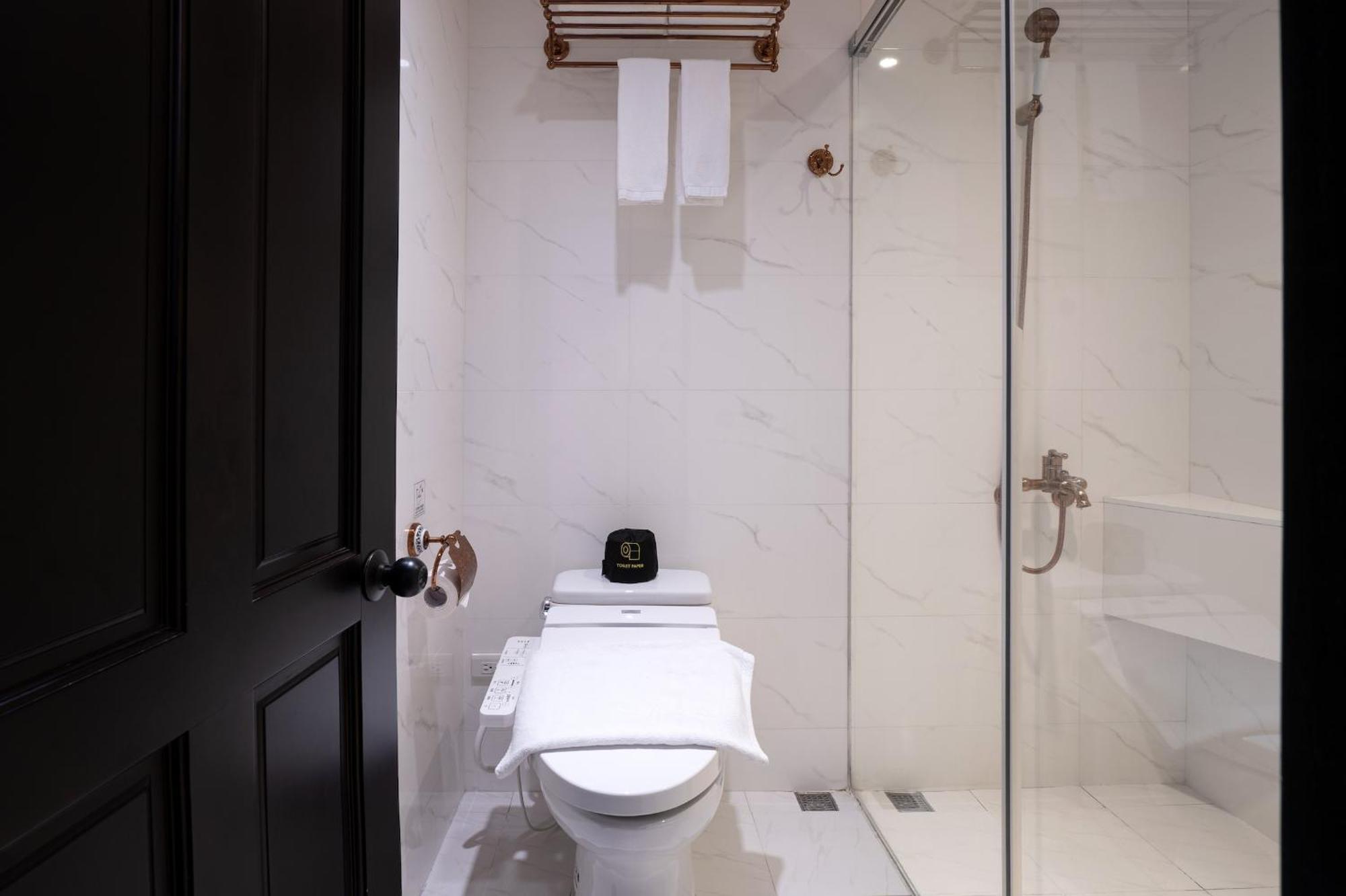 Dream Mansion Hotel Taichung Exterior photo