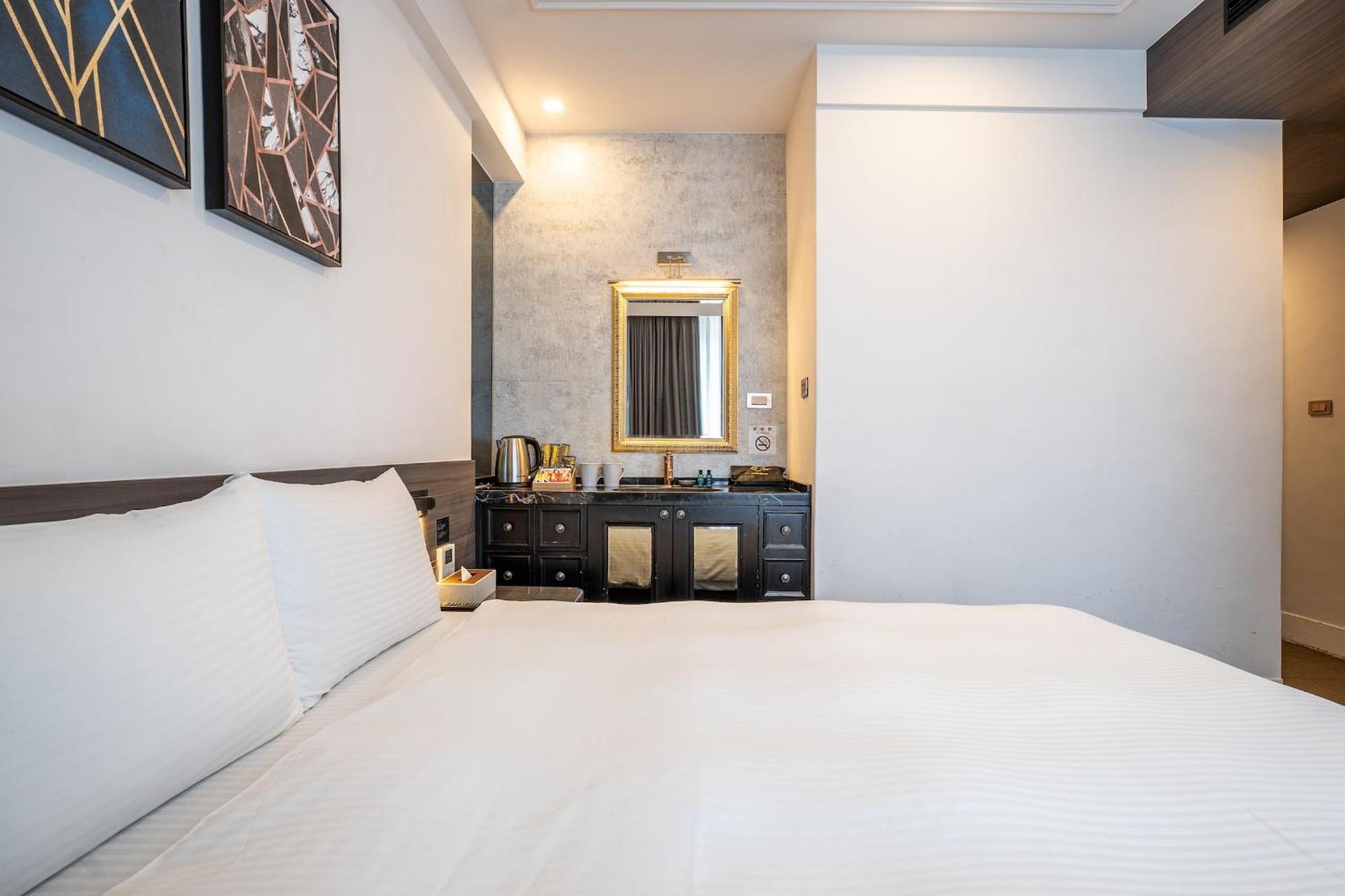 Dream Mansion Hotel Taichung Exterior photo