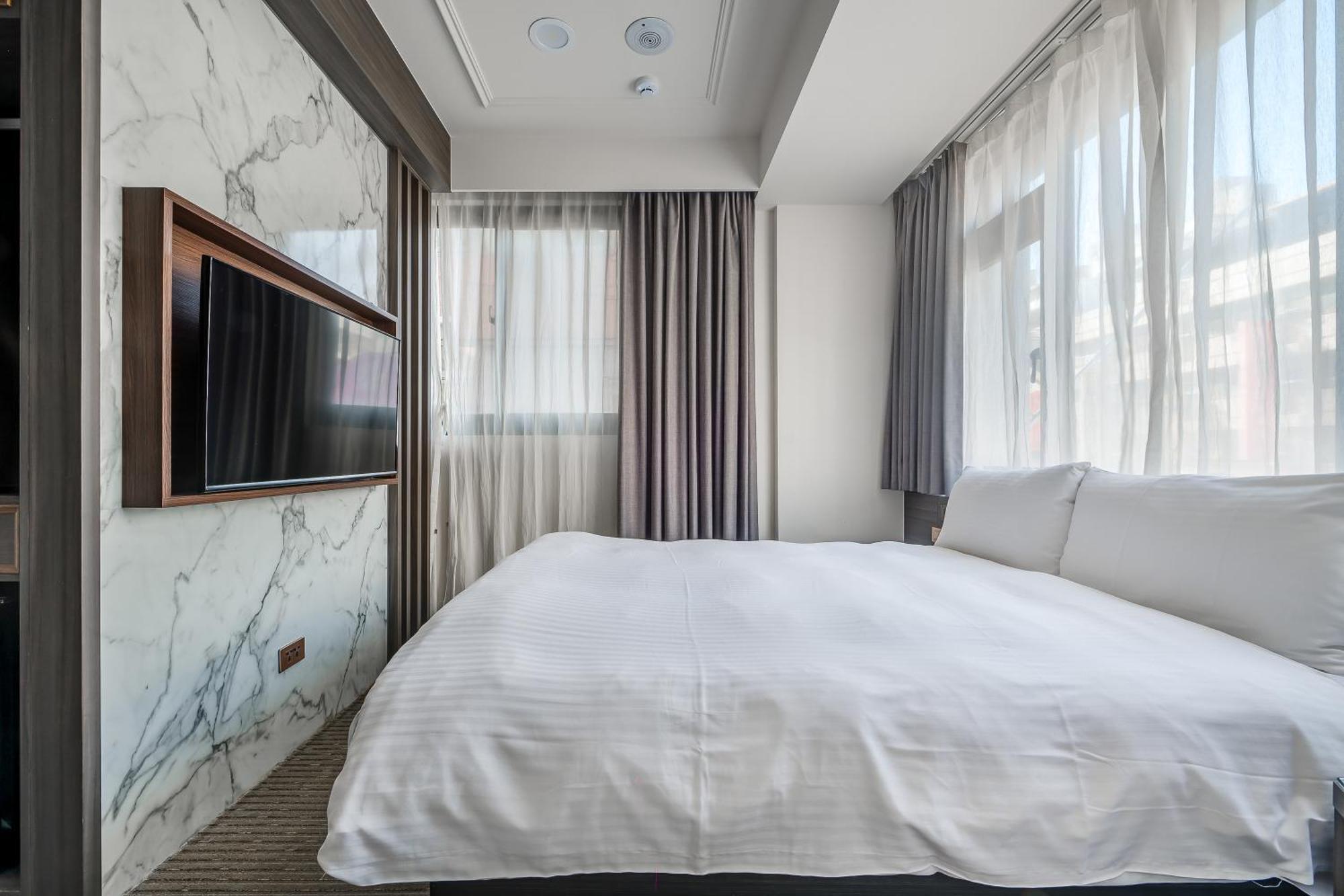 Dream Mansion Hotel Taichung Exterior photo