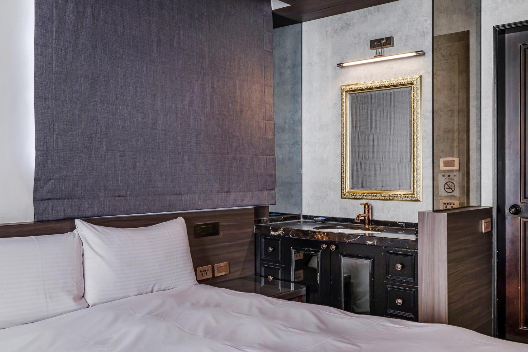 Dream Mansion Hotel Taichung Exterior photo