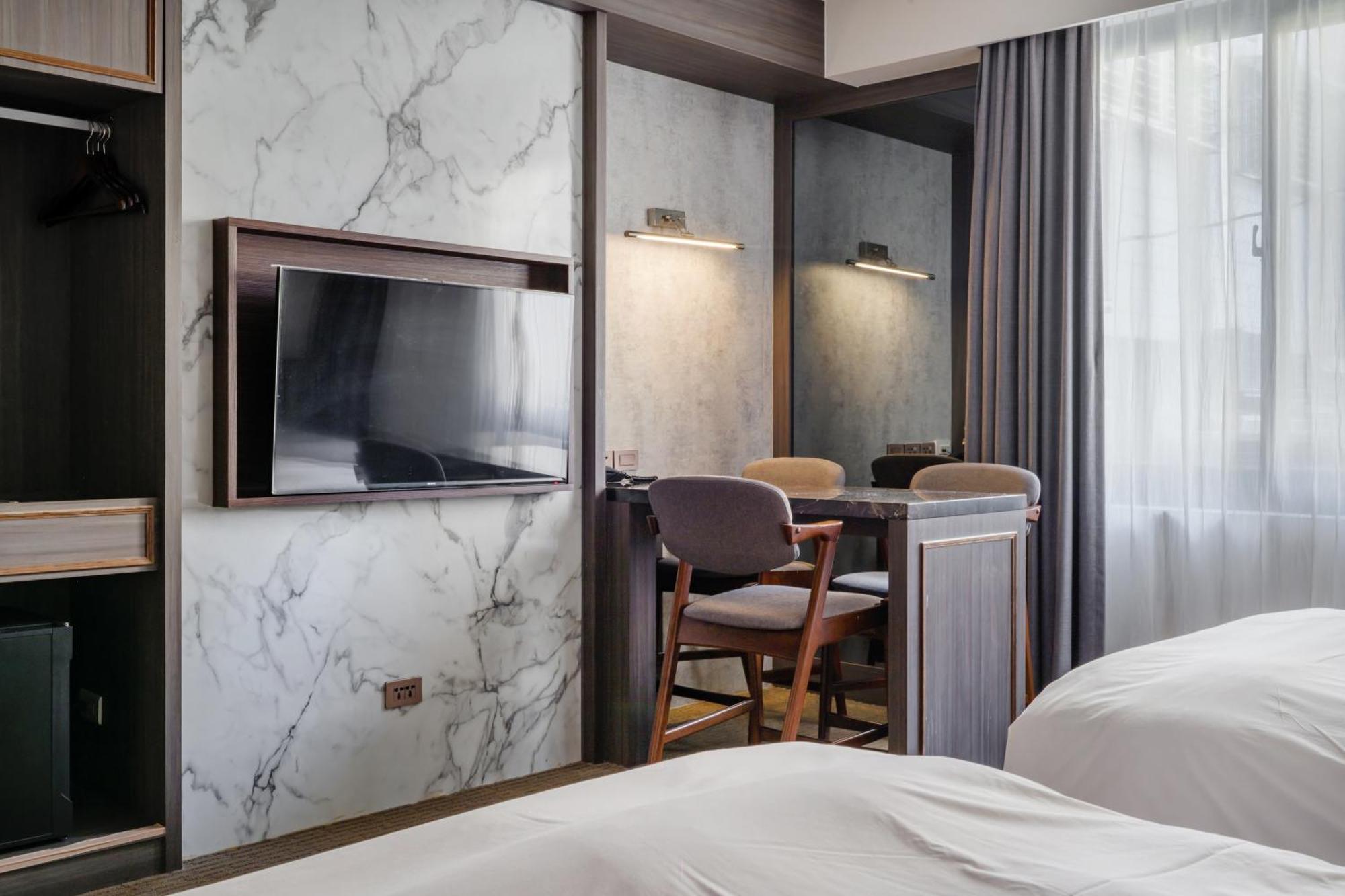 Dream Mansion Hotel Taichung Exterior photo