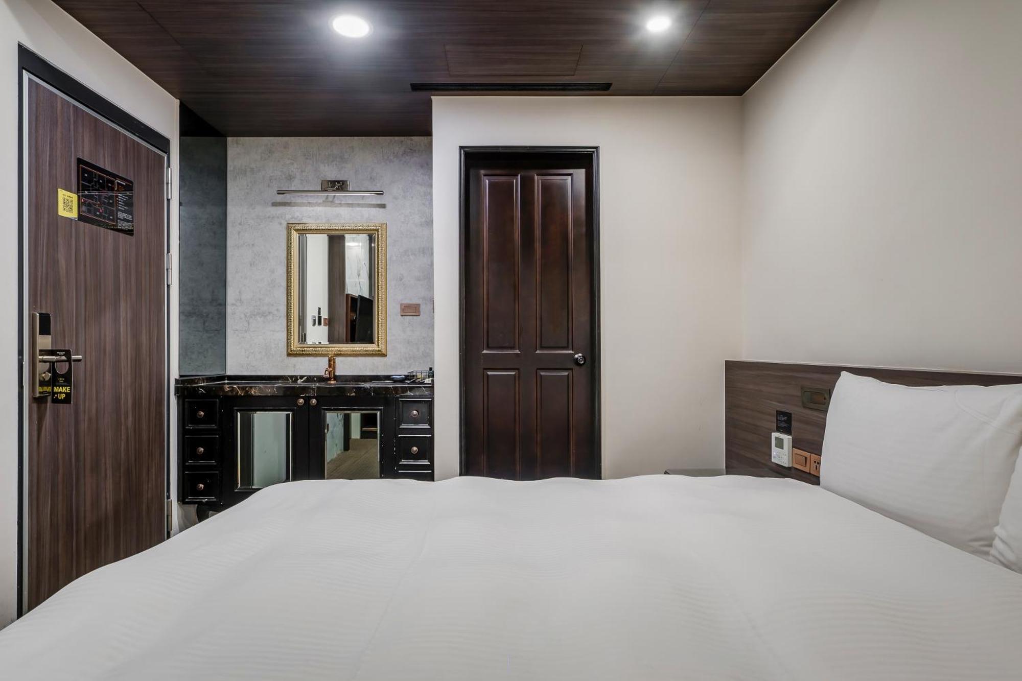 Dream Mansion Hotel Taichung Exterior photo