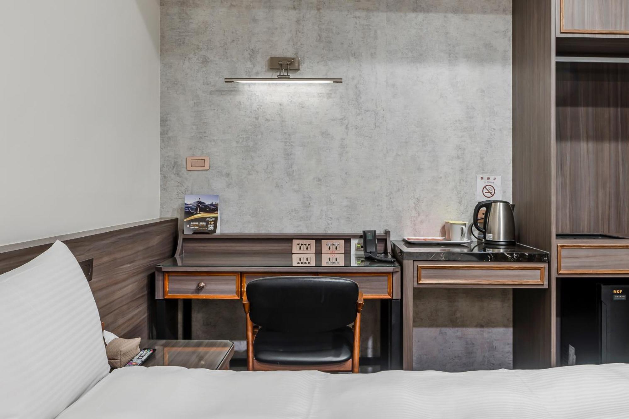 Dream Mansion Hotel Taichung Exterior photo