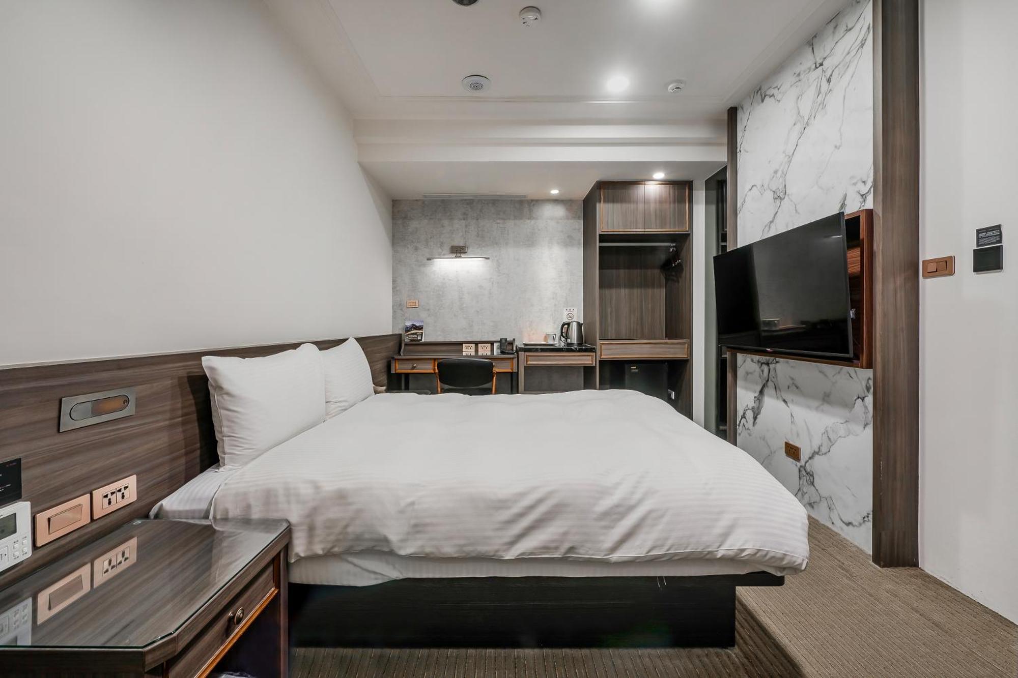 Dream Mansion Hotel Taichung Exterior photo