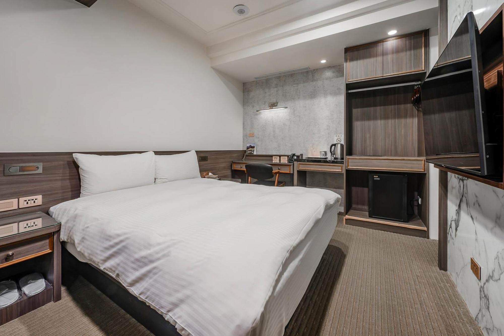 Dream Mansion Hotel Taichung Exterior photo
