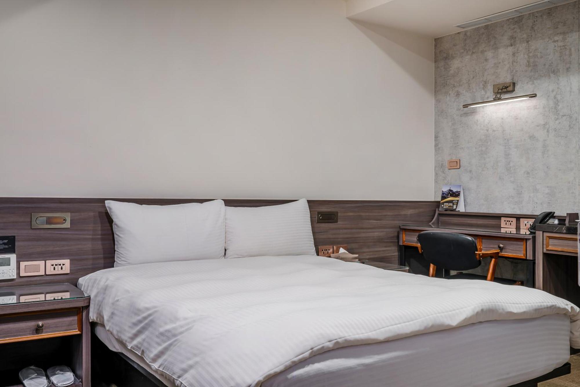 Dream Mansion Hotel Taichung Exterior photo