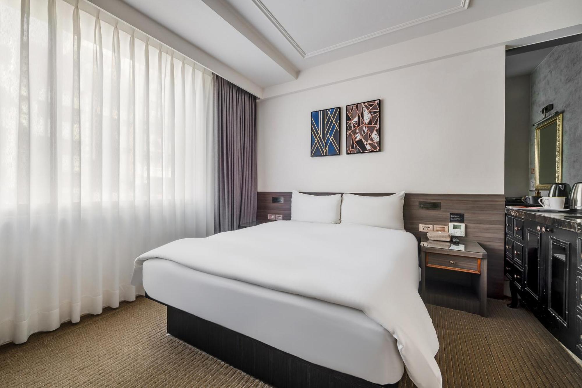 Dream Mansion Hotel Taichung Exterior photo