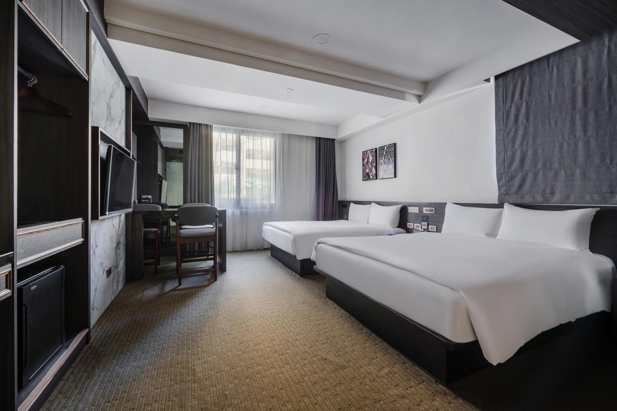Dream Mansion Hotel Taichung Exterior photo